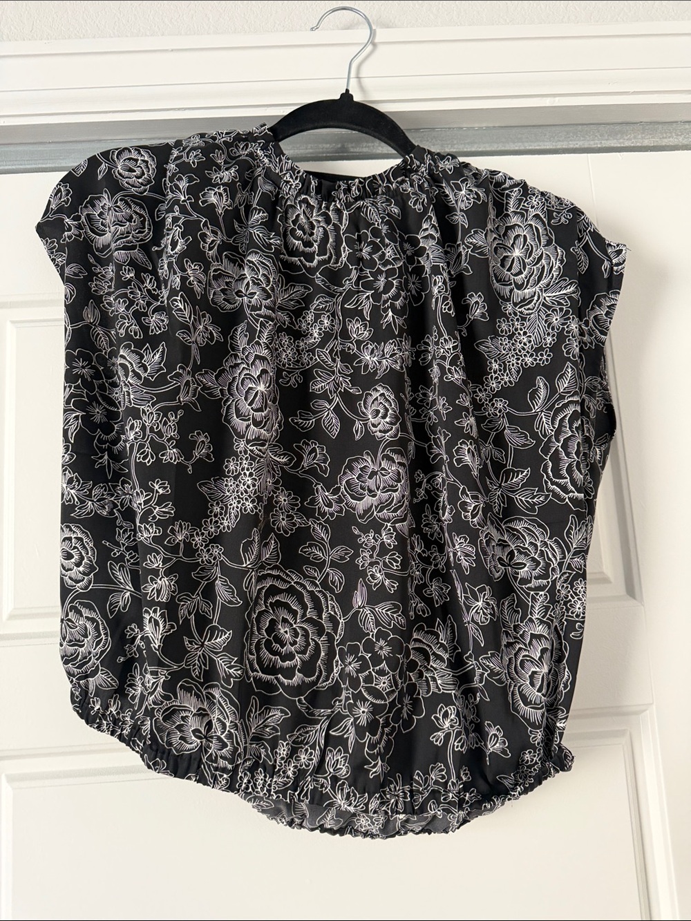 LOFT Black Floral Cap Sleeve Blouse